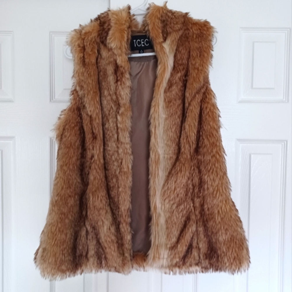 NEW Vici Faux Fur Vest